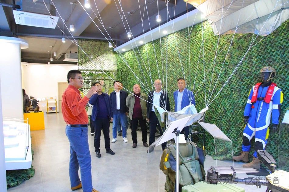 安慶市迎江區(qū)領導一行蒞臨天鷹裝備交流考察